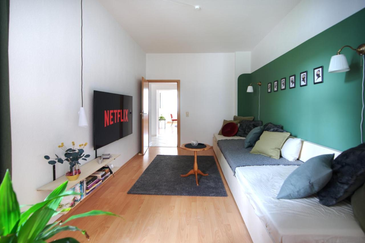 Vonbehling Boutique Apartment Mit 65Zoll Tv Und Designerstuecken Галль Экстерьер фото