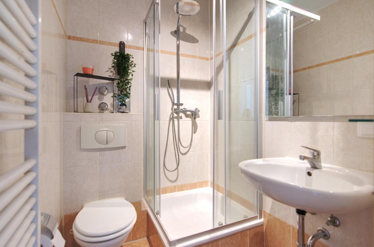 Vonbehling Boutique Apartment Mit 65Zoll Tv Und Designerstuecken Галль Экстерьер фото